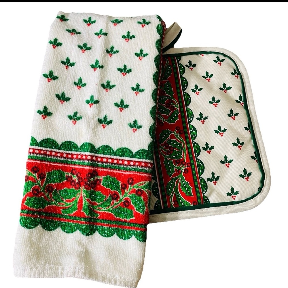 Vintage Christmas Hallmark Holly Berry Kitchen towel & Hot pad New 1981